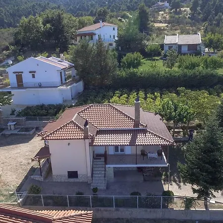 Сasa de vacaciones 'mega Spileo' Mountain House Kalivitis