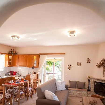 'mega Spileo' Mountain House בית נופש Kalivitis