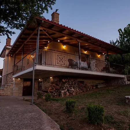 בית נופש 'mega Spileo' Mountain House Kalivitis