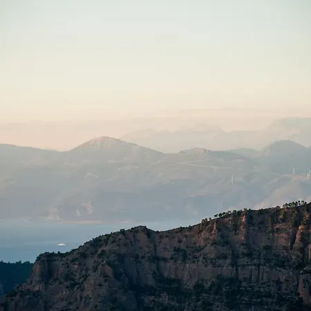 Сasa de vacaciones 'mega Spileo' Mountain House Kalivitis