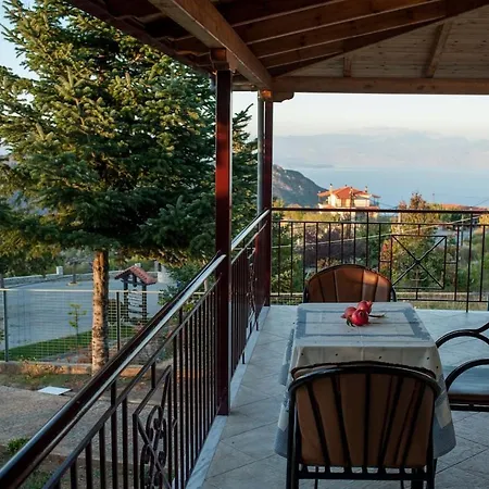 'mega Spileo' Mountain House Сasa de vacaciones Kalivitis